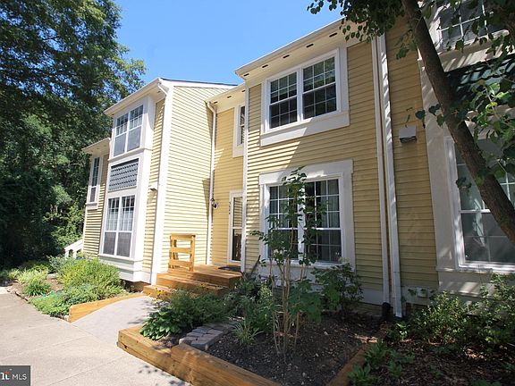 2nd image of 5684 Medallion Ct