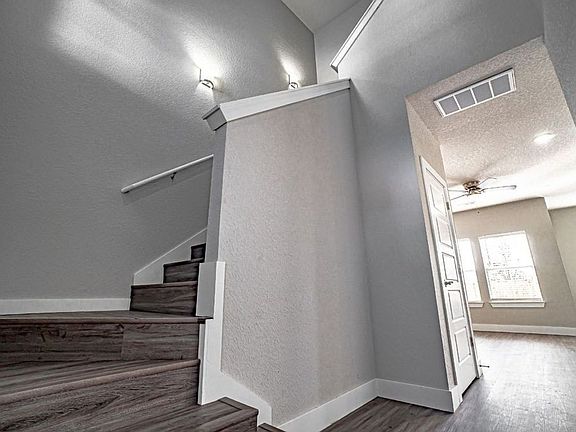 3rd image of 3101 Garrison Ln #B