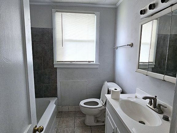 5th image of 10132 Hayne Blvd APT C
