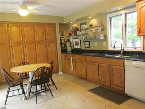 4th image of 2257 Breckenboro Dr