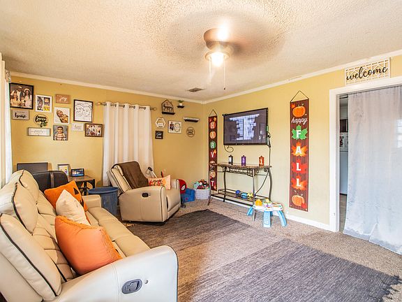3rd image of 610 39th St