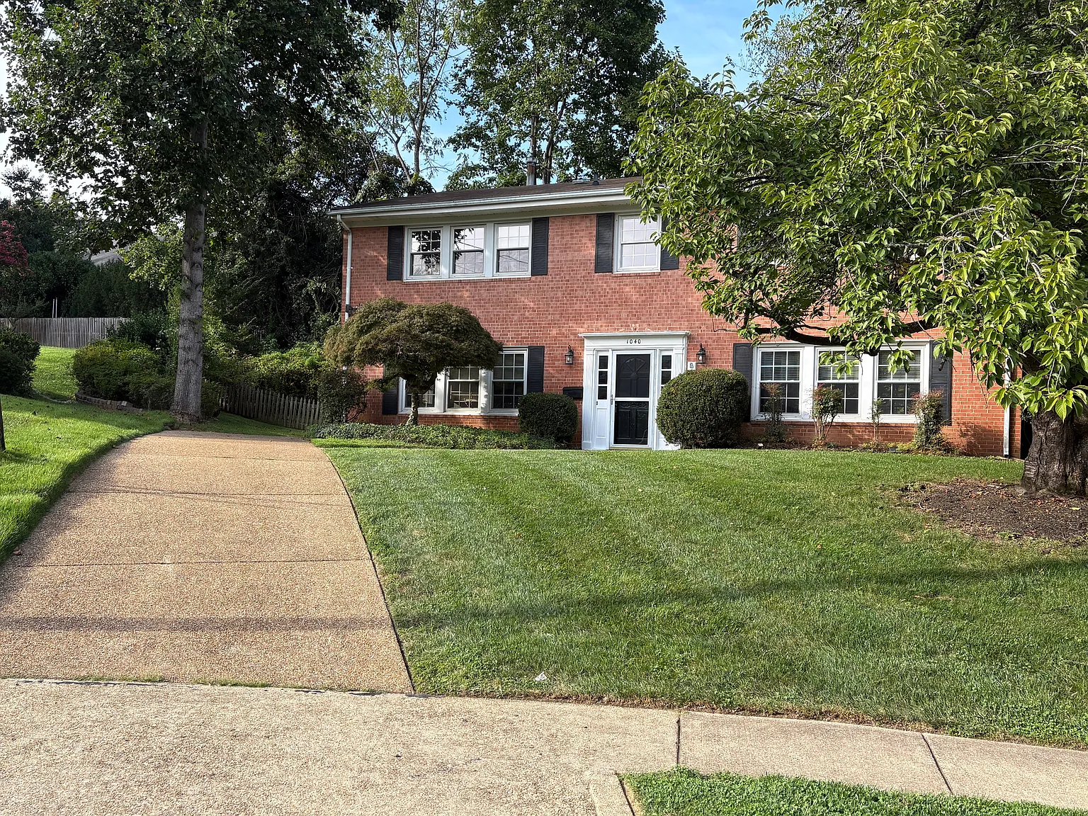 4 bed, 2700 sqft, $5,295 — Photo 3