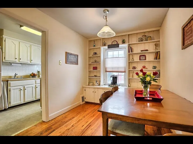 563 E Frederick St — Photo 5