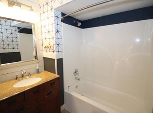 12 Homestead Dr, Saint Peters, MO 63376