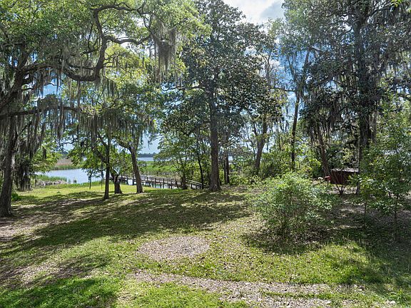 2nd image of 203 Pitts Bayshore Dr