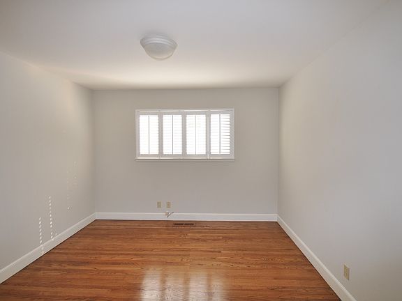 3rd image of 1348 Skyview Dr