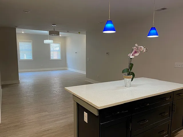 2 bed, 1150 sqft, $1,950 — Photo 4
