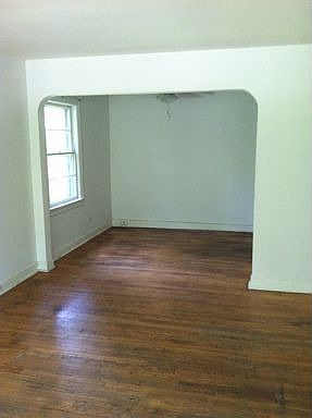 2nd image of 303 Middleton Ln APT A