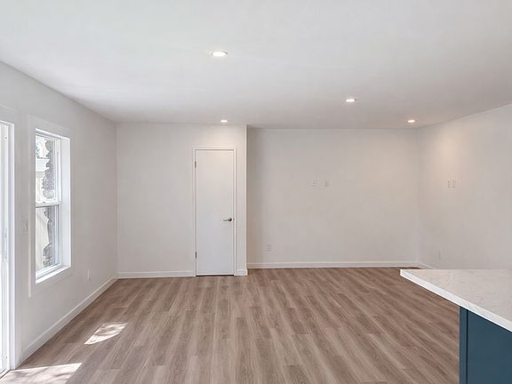 5th image of 7000 Saranac St Unit 7