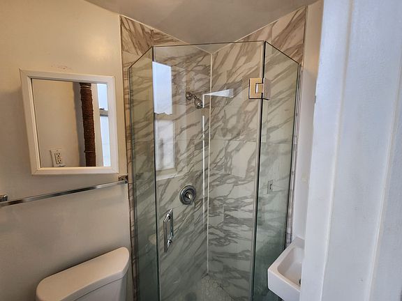 3rd image of 304 W 147th St APT 15