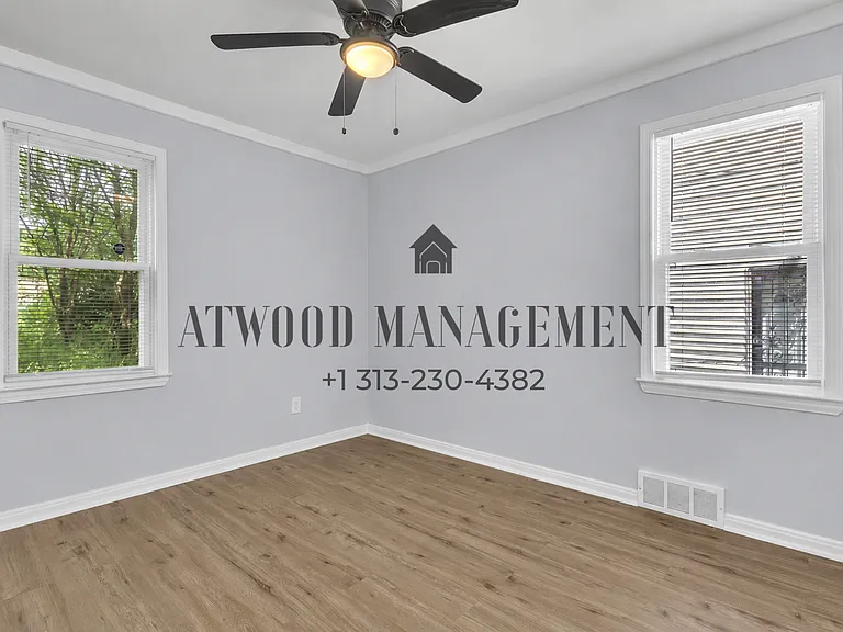 8283 Vaughan St — Photo 7