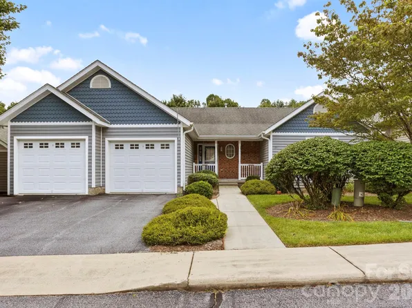 315 Charlestown Dr, Hendersonville, NC 28792