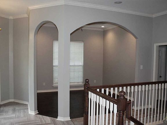3rd image of 3701 Lake Forest Dr