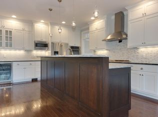12 Church St, Dover, MA 02030