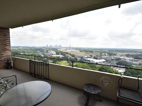 2nd image of 1000 Urlin Ave APT 2015