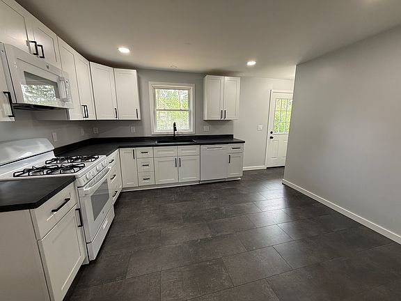 5th image of 152 Lycoming Rd