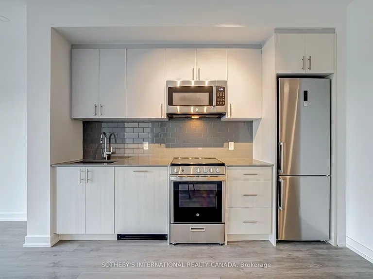 1195 The Queensway Ave #803 — Photo 6