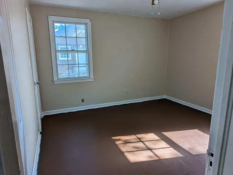 1040 Harbison Dr — Photo 5