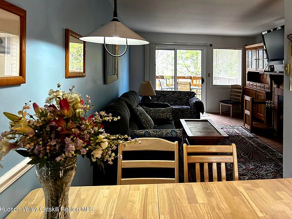3rd image of 174 Hunter Drive #W6