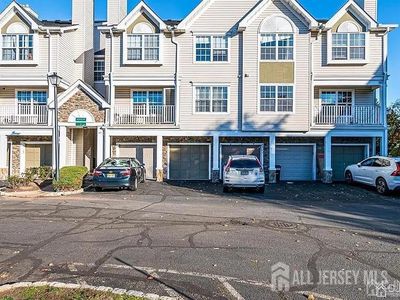 27 Edinburgh Ct, Edison, NJ, 08820