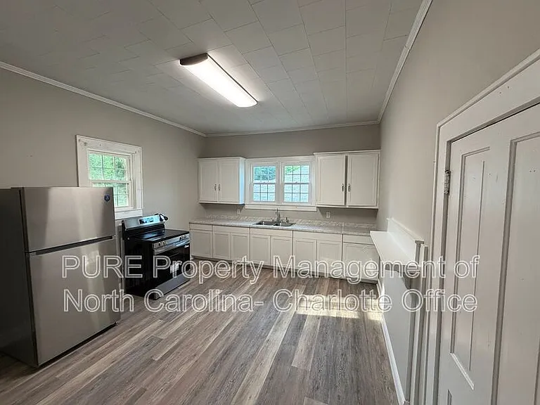 330 Depot St — Photo 7