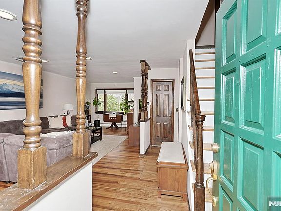3rd image of 26 Wareham Rd