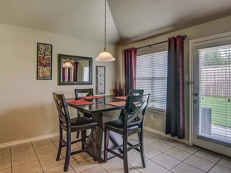 5928 Lantern Ln — Photo 6