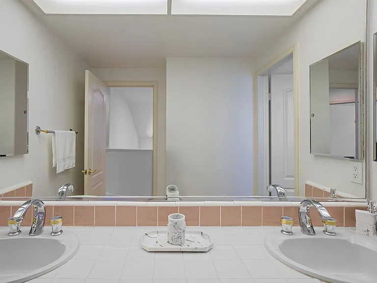 1651 Fox Springs Cir — Photo 11