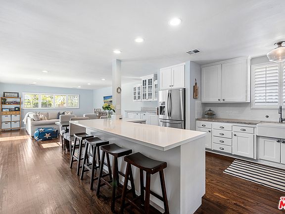 3rd image of 7901 Denrock Ave