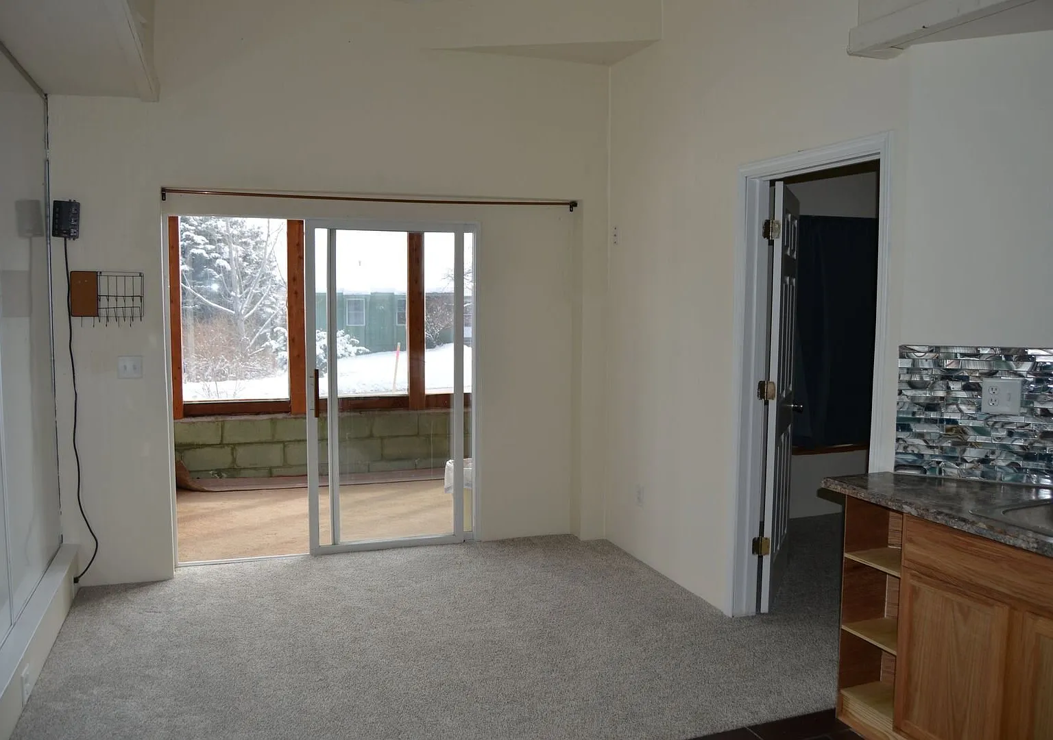 Spacious Home in Quiet Neighborhood — Photo 3