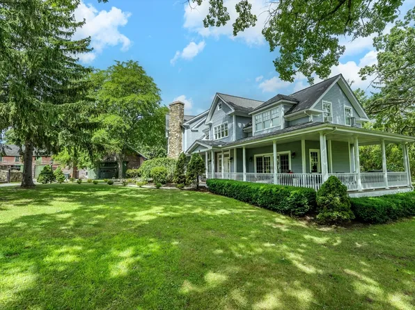 11 Marbleridge Rd, North Andover, MA 01845