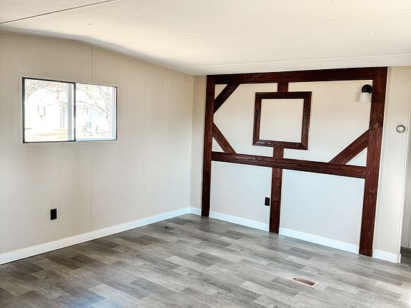2nd image of 414 Harrington Ave
