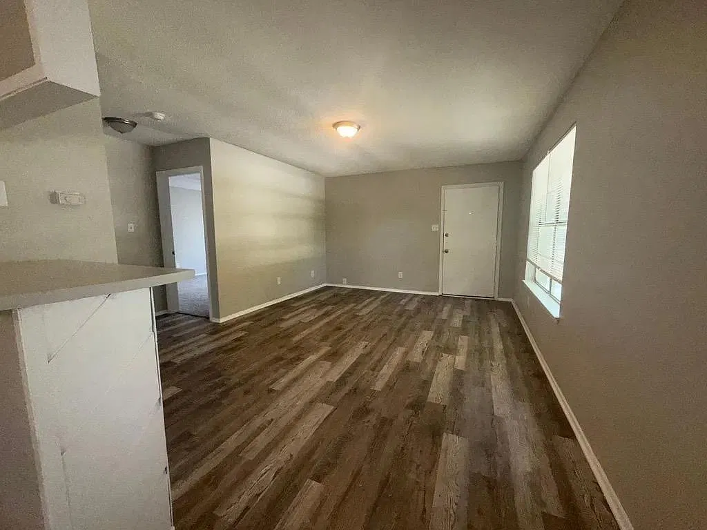 103 Smith Lane - F — Photo 1
