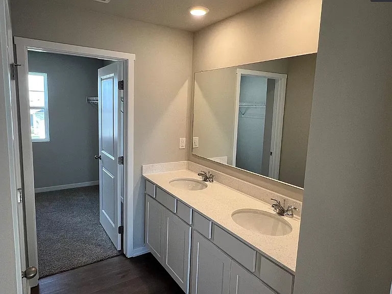 1190 NW Williamsburg Ln — Photo 9