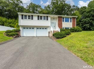 8 Geraldine Drive, Ellington, CT 06029