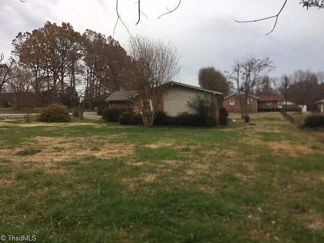 1st image of 2101 Kivett Dr