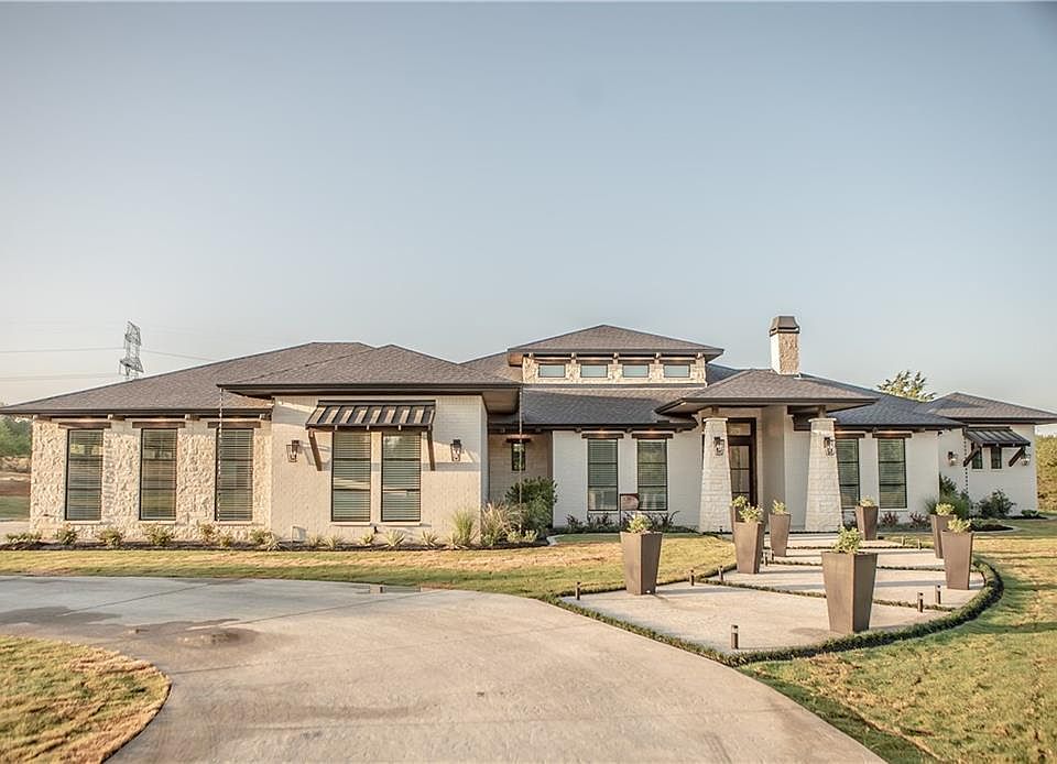 1st image of 4008 Highland Oaks Lane