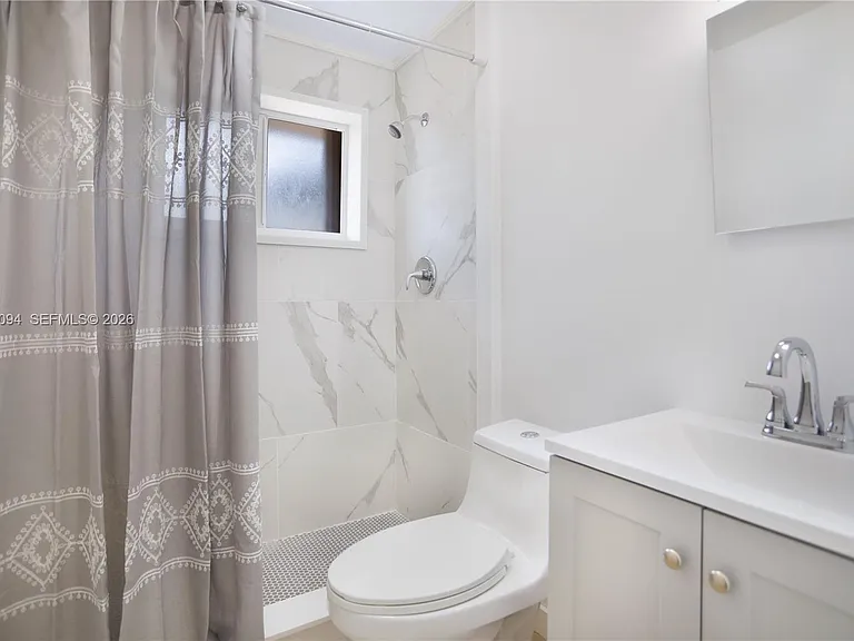 1522 SW 30th St #1 — Photo 13