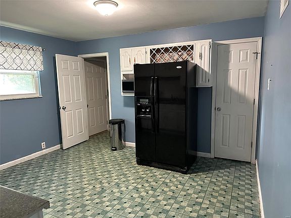 5th image of 8018 Zellie Ave