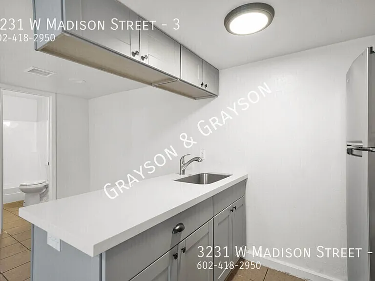 3231 W Madison St — Photo 4