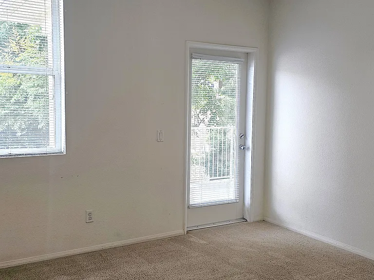31359 Taylor Ln — Photo 13