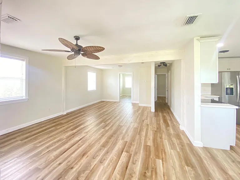 70 Brooks Dr — Photo 6