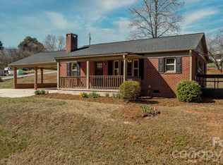228 Holly St, Hudson, NC 28638