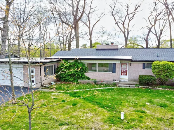 6025 Princess Ln, Clarkston, MI 48346