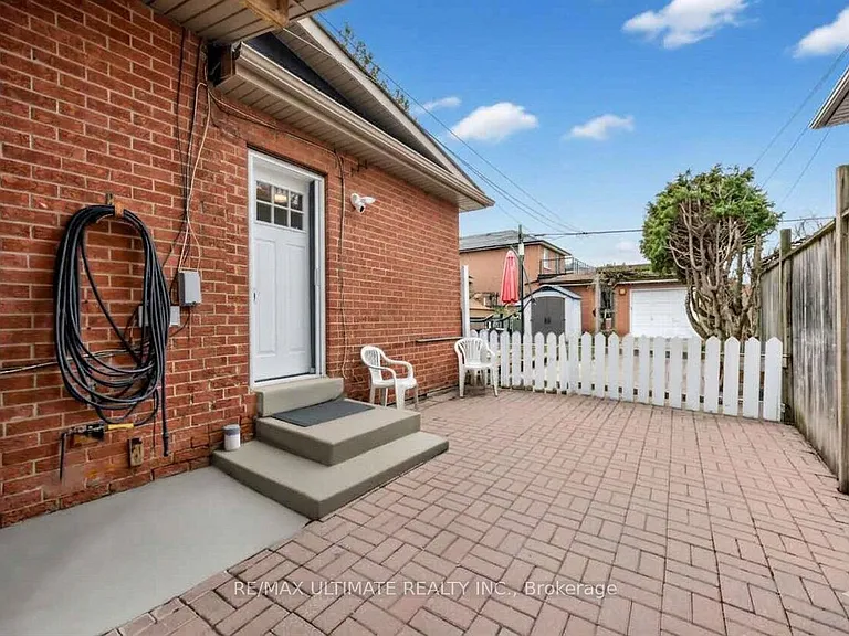 57 Shanly St #MAIN FLOOR — Photo 13