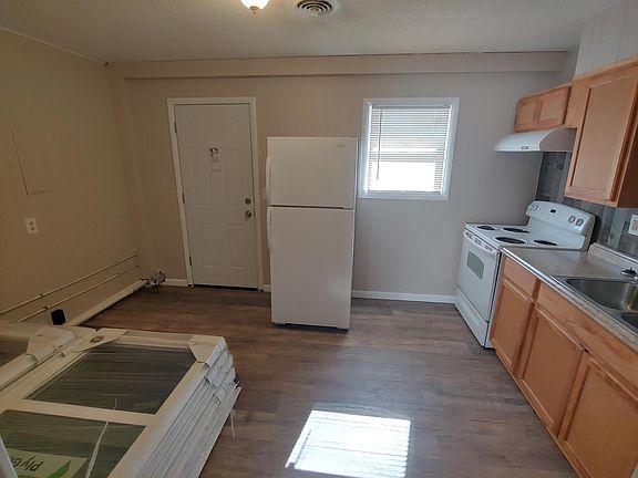 3rd image of 525 E Adams St Unit A