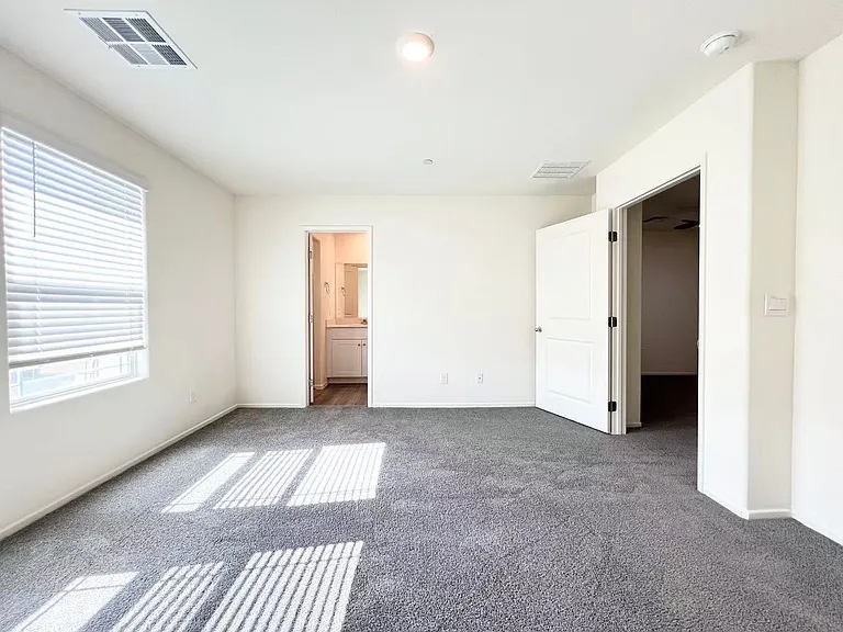 1923 Stanza Vista St — Photo 21