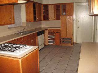 201 O St, Sanger, CA 93657