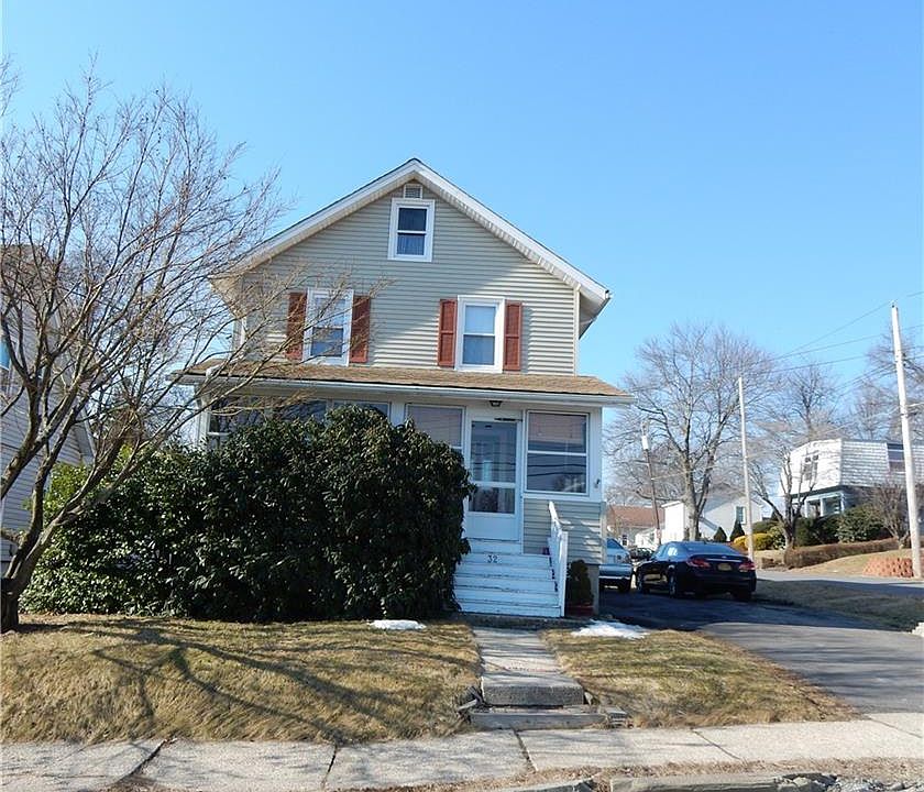 1st image of 32 Bedford Ave