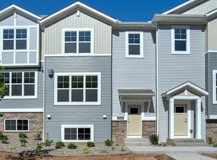 2215 Gateway Hill Rd, North St Paul, MN 55109